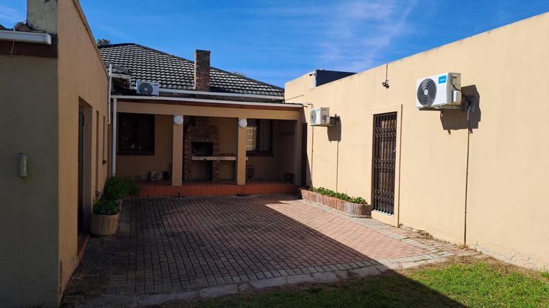 To Let commercial Property for Rent in Newton Park Eastern Cape